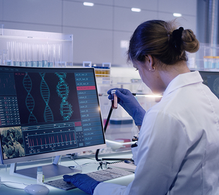 A medical scientist working in the lab.